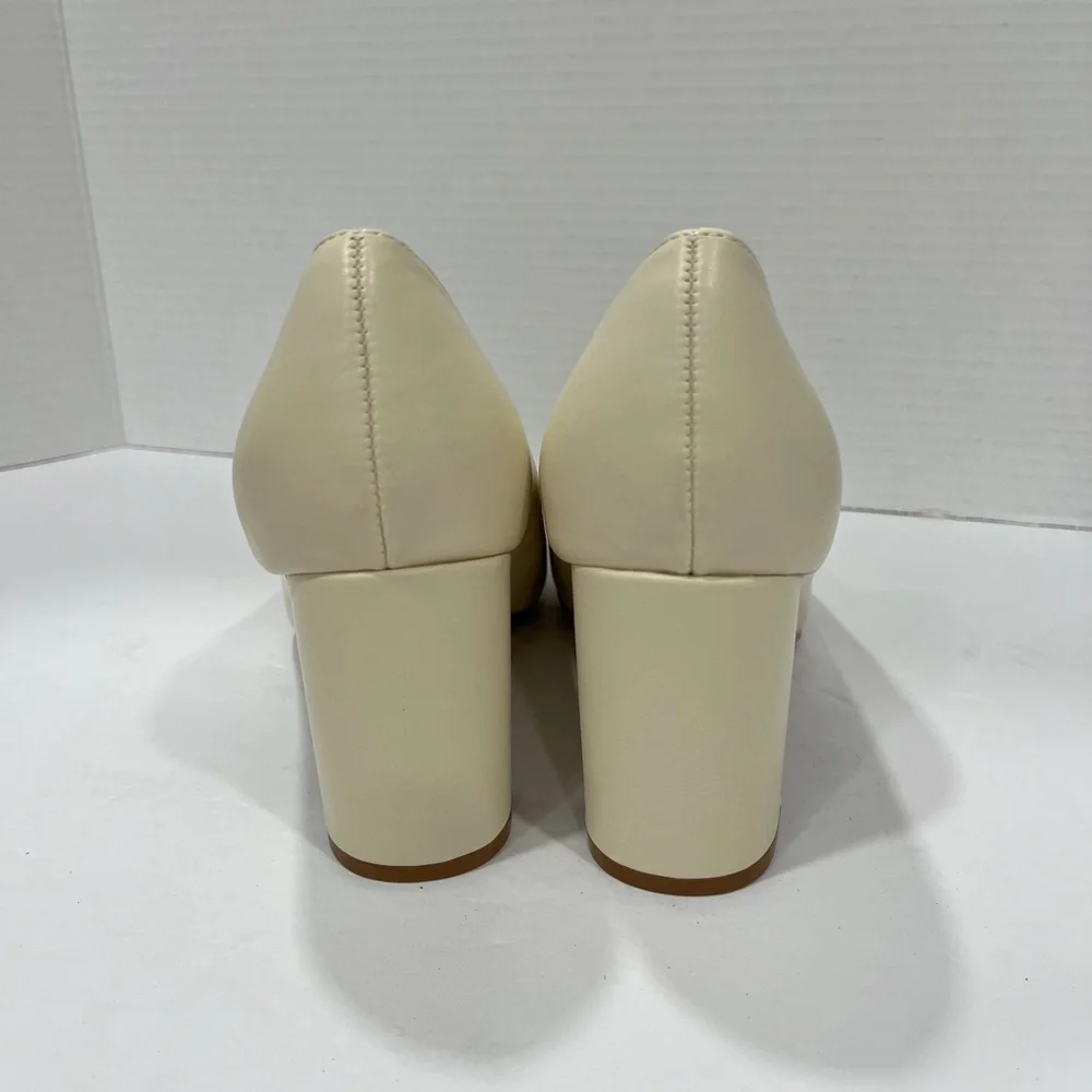 Journee Collection Womens Simonne Pointed Toe Block Heel Pumps.‎ Size: 9.5WD